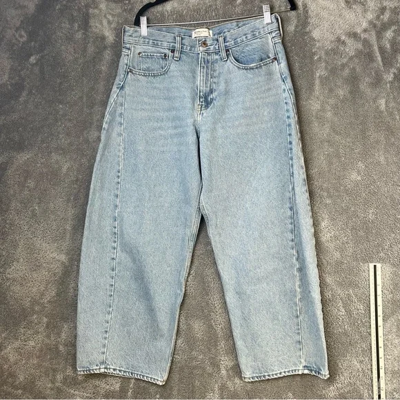 NEW! Abercrombie & Fitch The Barrel Jean Mid Rise 29 W 24 L Short Light Wash - Picture 13 of 16
